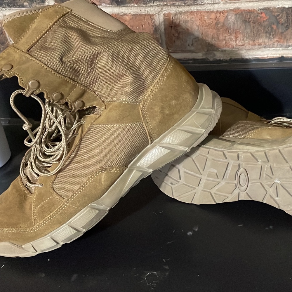 Oakley boots
